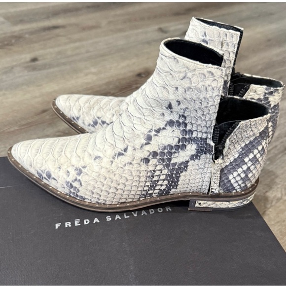 FREDA SALVADOR West Leather Double Zip Ankle‎ Boot in Black White Snake Size 6 - Picture 6 of 7
